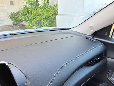 Used 2025 Nissan Sentra SV FWD image 35
