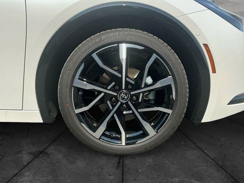 New 2025 Toyota Prius Plug-In Hybrid image 14