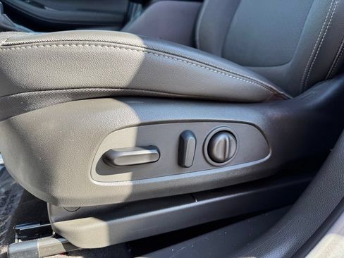 Certified 2023 Buick Encore GX Select w/ Sport Touring Package FWD image 17