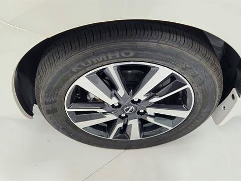 Certified 2025 Nissan Versa SV w/ Trunk Package FWD image 31