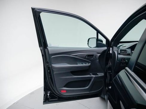 Certified 2023 Honda Passport TrailSport image 18