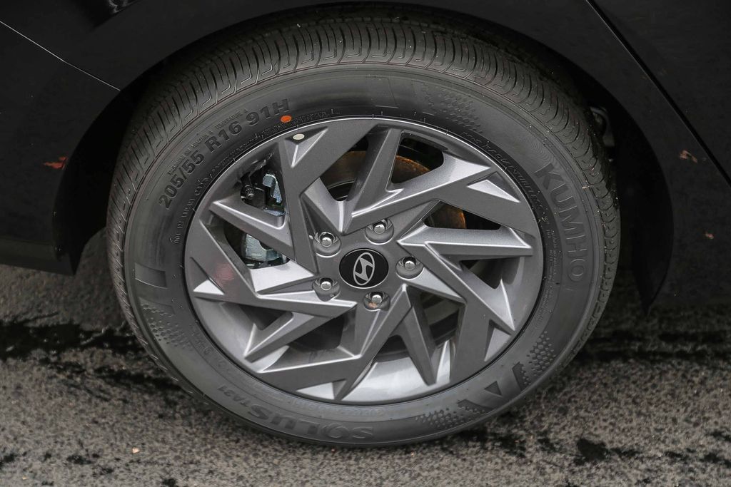 New 2026 Hyundai Elantra Hybrid w/ Cargo Package FWD image 11