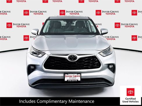 Certified 2024 Toyota Highlander LE AWD/4WD image 2