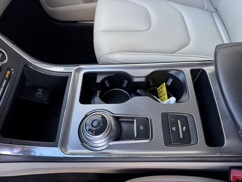 Certified 2022 Ford Edge Titanium image 39