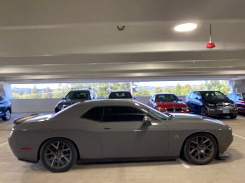 Used 2017 Dodge Challenger R/T Scat Pack w/ Leather Interior Group RWD image 5