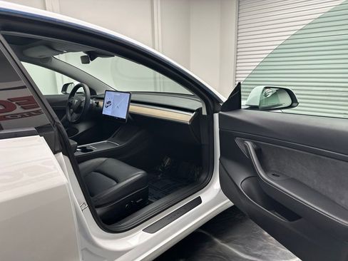 Used 2021 Tesla Model 3 Standard Range Plus RWD image 8
