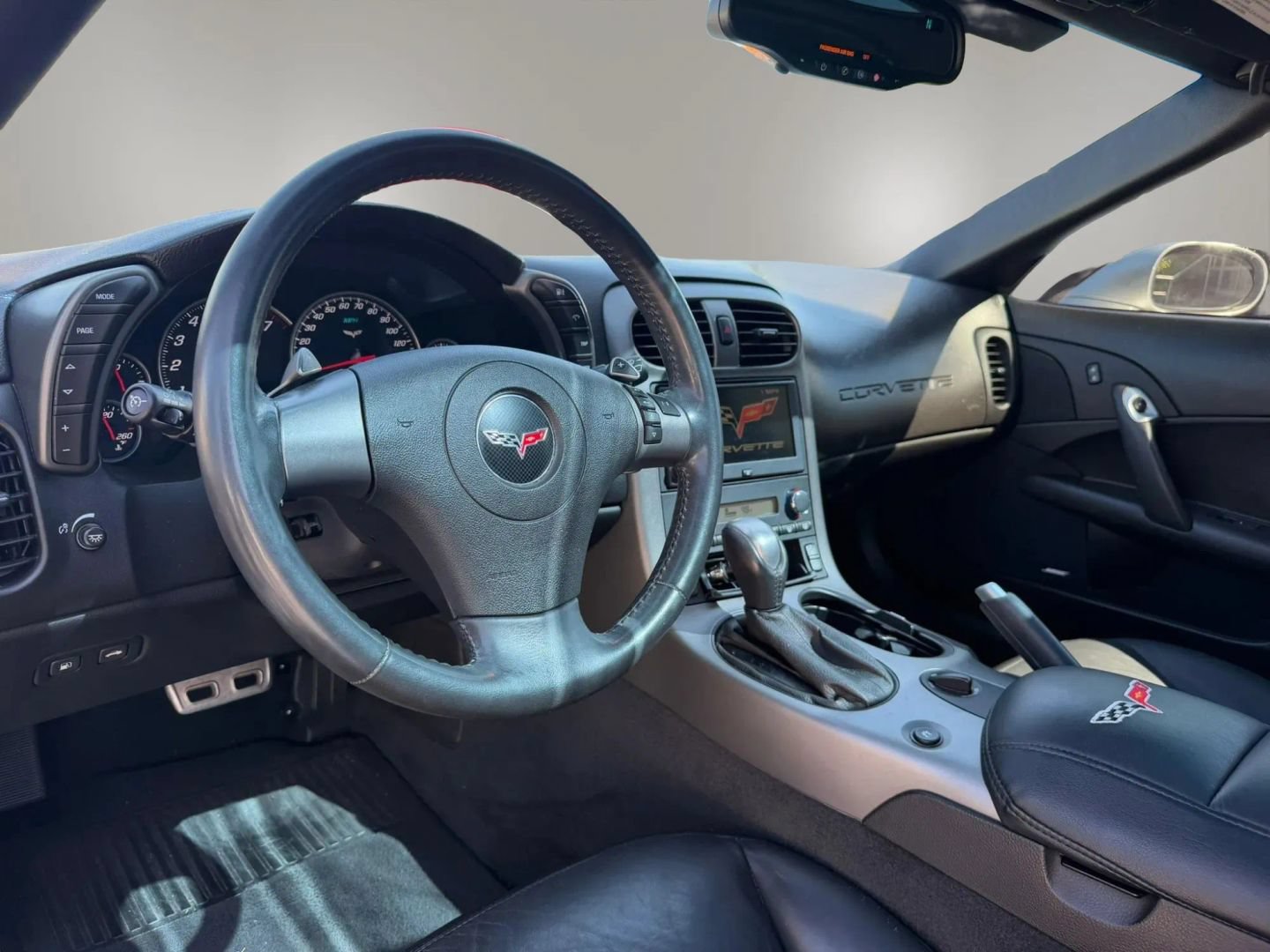 Used 2007 Chevrolet Corvette Coupe w/ Preferred Equipment Group RWD image 12