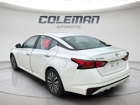 Used 2024 Nissan Altima 2.5 SV FWD image 4
