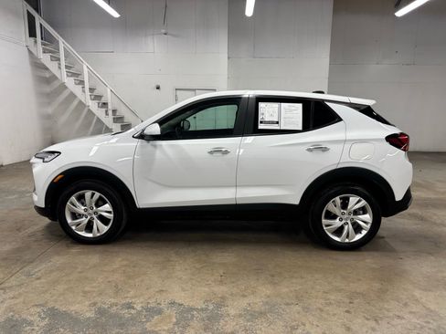 Used 2025 Buick Encore GX Preferred w/ Advanced Technology Package FWD image 4