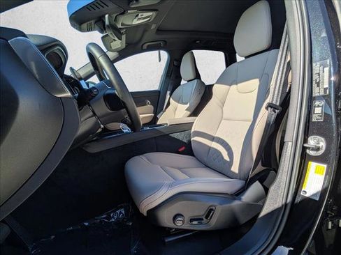 Used 2026 Volvo XC60 B5 Plus w/ Climate Package AWD/4WD image 4