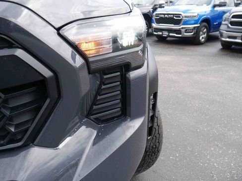 Used 2024 Toyota Tacoma TRD Off-Road image 21