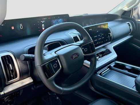 Used 2025 Ford Expedition Max Active AWD/4WD image 9