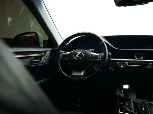 Used 2016 Lexus ES 350 w/ Luxury Package w/Wood Trim image 7