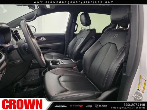 Certified 2024 Chrysler Pacifica Limited FWD image 21
