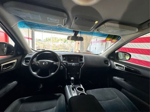 Used 2014 Nissan Pathfinder S FWD image 21