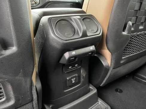 Used 2023 Jeep Wrangler Unlimited Rubicon w/ Steel Bumper Group AWD/4WD image 34