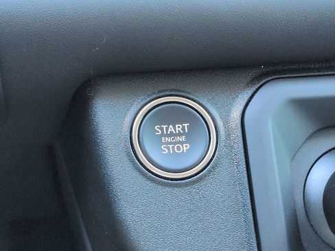 Used 2025 Land Rover Defender 110 S image 26