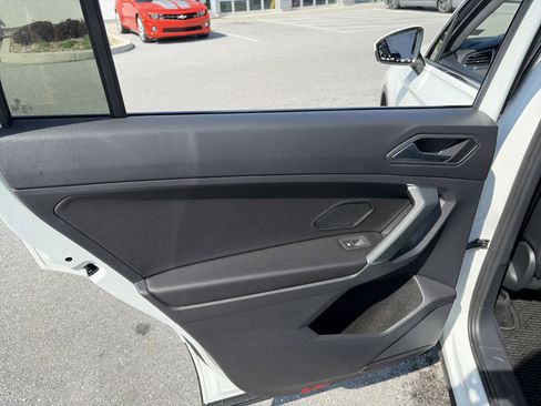 Used 2020 Volkswagen Tiguan SE w/ 3rd Row Seat Package image 20