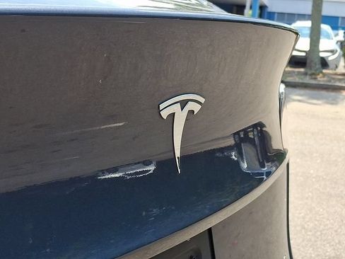 Used 2022 Tesla Model Y Long Range AWD/4WD image 32