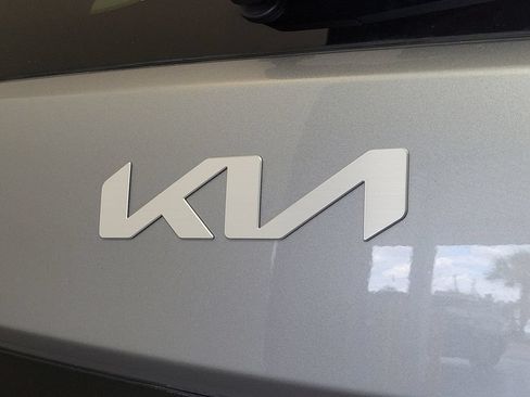 Used 2024 Kia Soul EX w/ Option Group 015 FWD image 7