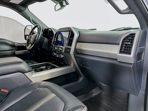 Used 2022 Ford F250 Platinum w/ FX4 Off-Road Package image 30