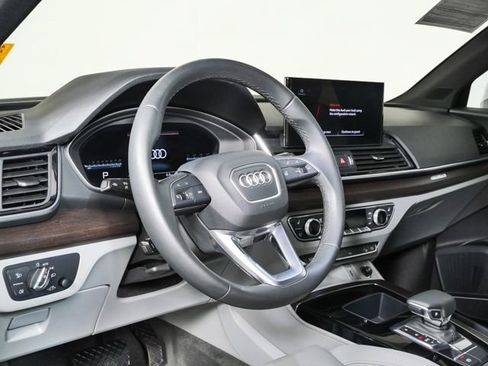 Used 2023 Audi Q5 2.0T Premium Plus w/ Premium Plus Package AWD/4WD image 4