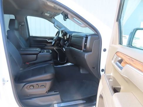 Used 2025 GMC Sierra 1500 SLT AWD/4WD image 24