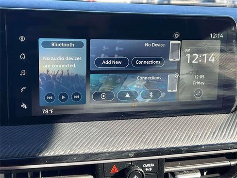 Used 2025 Nissan Kicks SR image 31