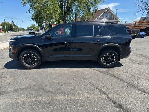Used 2025 Chevrolet Traverse Z71 w/ LPO, Floor Liner Package AWD/4WD image 2