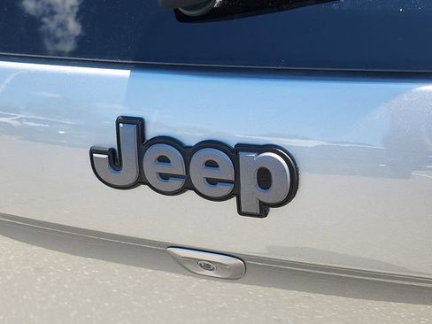 Used 2014 Jeep Cherokee Trailhawk w/ Comfort/Convenience Group AWD/4WD image 32