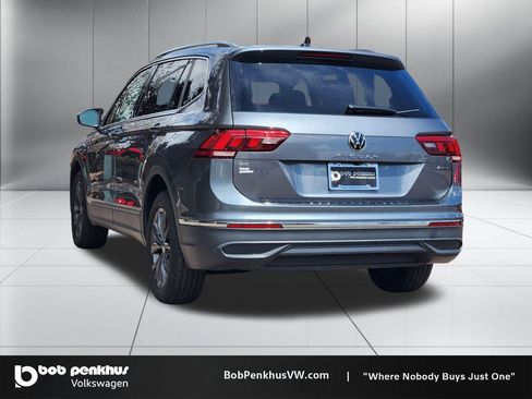 Used 2024 Volkswagen Tiguan SE AWD/4WD image 27