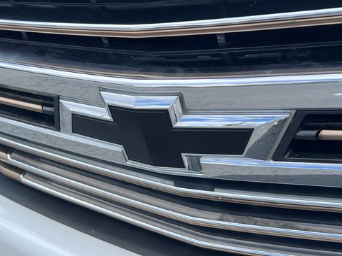 Used 2022 Chevrolet Silverado 1500 High Country w/ LPO, Dark Essentials Package AWD/4WD image 8