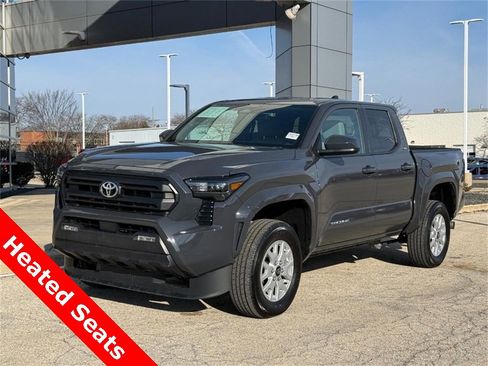 Used 2025 Toyota Tacoma SR5 image 7