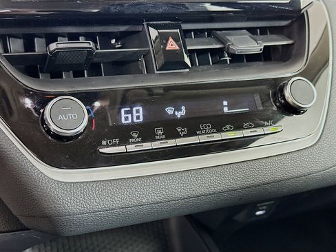 Used 2025 Toyota Corolla LE image 23