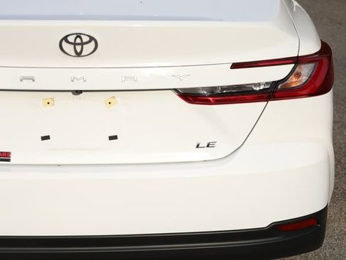 Used 2025 Toyota Camry LE image 17