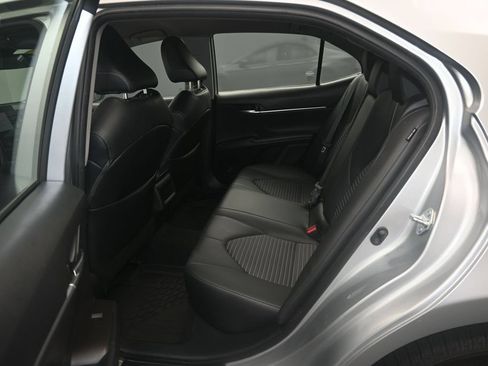 Used 2022 Toyota Camry SE FWD image 18