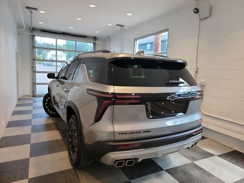 Used 2024 Chevrolet Traverse Z71 w/ Enhanced Driving Package AWD/4WD image 3