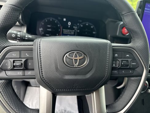 New 2025 Toyota Tacoma TRD Sport AWD/4WD image 17