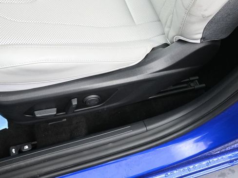 Used 2024 Hyundai Elantra Limited image 14