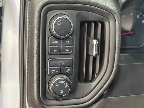 Used 2021 Chevrolet Silverado 1500 Custom Trail Boss AWD/4WD image 10