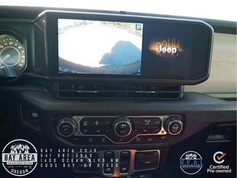 Used 2025 Jeep Wrangler Sport image 15