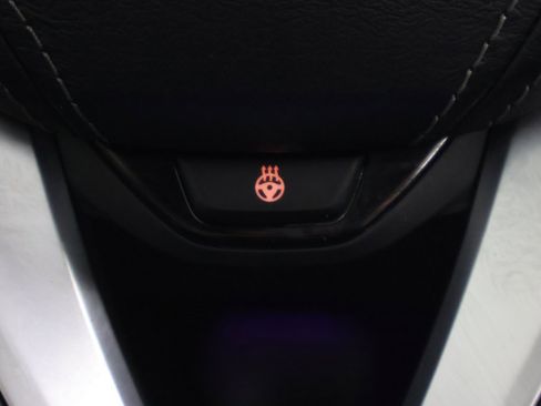 Used 2021 BMW 740i xDrive w/ Premium Package image 47