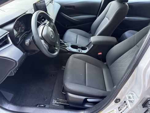 Used 2023 Toyota Corolla LE FWD image 9