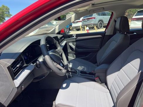 New 2026 Volkswagen Jetta SE FWD image 7