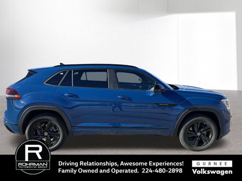 Used 2025 Volkswagen Atlas Cross Sport SEL R-Line image 11