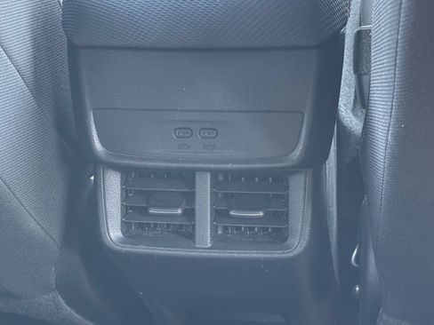 Used 2025 Chevrolet Equinox LT FWD image 23