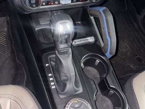 Used 2023 Ford Bronco Wildtrak image 13