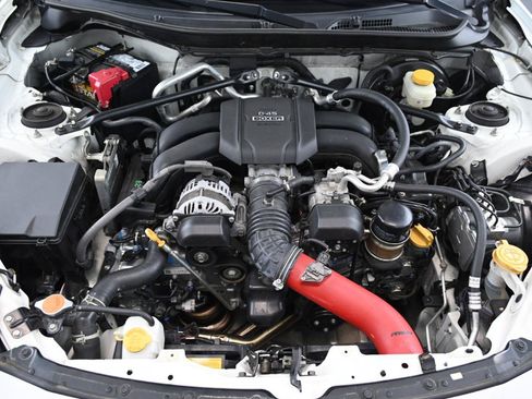 Used 2022 Toyota GR86 RWD image 16