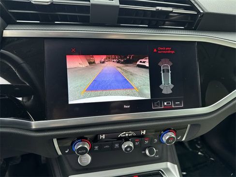 Used 2020 Audi Q3 2.0T Premium w/ Convenience Package image 21