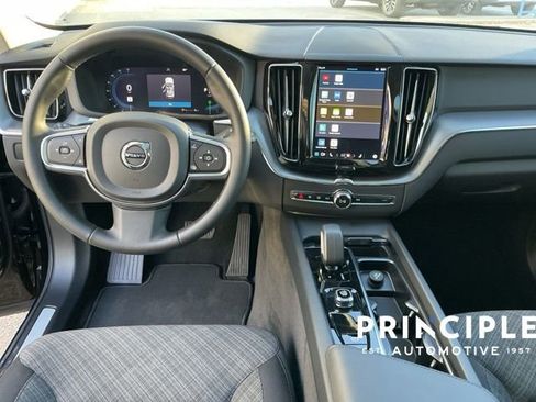 Certified 2025 Volvo XC60 B5 Core image 14